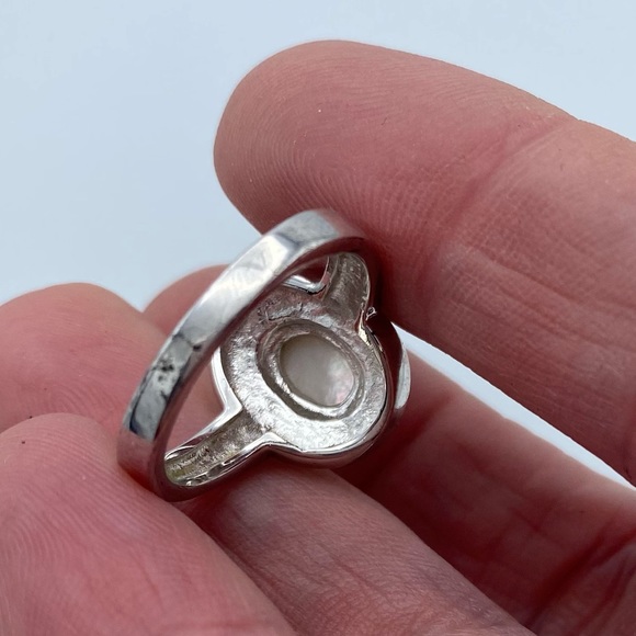 Faux White Opal Ornate Round Rhodium Plated Silver Tone Ring - Picture 9 of 12